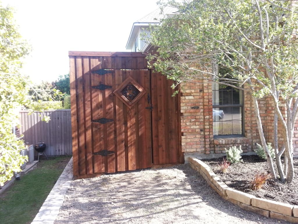 How Does a Fence Create the Perfect Backyard Retreat?